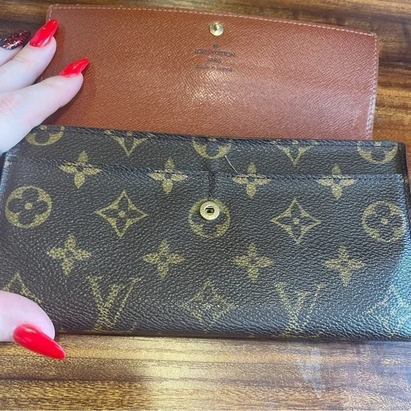 Louis Vuitton, Sarah Monogram Wallet with COA and unbranded dust bag.